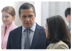 Minister of Natural Resources and Environmental Protection of the Russian Federation Yury Trutnev and Ministry of Economic Development of the Russian Federation Elvira Nabiullina before the meeting of the Russian Government
