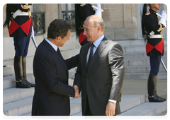 Prime Minister Vladimir Putin meeting with French president Nicolas Sarkozy