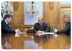 Prime Minister Vladimir Putin at a working meeting with Regional Development Minister Viktor Basargin and Energy Minister Sergei Shmatko