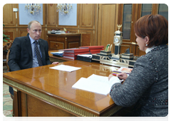 Prime Minister Vladimir Putin meeting with Minister of Agriculture Yelena Skrynnik