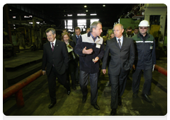 Prime Minister Vladimir Putin at the Avtodizel Diesel Engine Plant in Yaroslavl