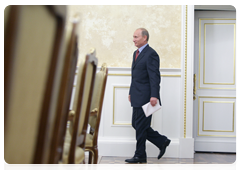 Председатель Правительства Российской Федерации В.В.Путин перед заседанием Президиума Правительства Российской Федерации