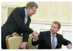 First Deputy Prime Minister Igor Shuvalov and Deputy Prime Minister and Finance Minister Alexei Kudrin before the Government Presidium meeting