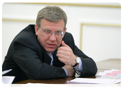 Deputy Prime Minister and Finance Minister Alexei Kudrin before a meeting on federal budget spending on industry and transport for 2011-2013