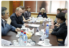 Председатель Правительства Российской Федерации В.В.Путин побеседовал с родственниками погибших шахтеров и горноспасателей