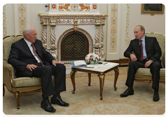 Prime Minister Vladimir Putin meeting with Ukrainian Prime Minister Mykola Azarov