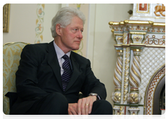 Бывший Президент Соединенных Штатов Америки Б.Клинтон на встрече с Председателем Правительства Российской Федерации В.В.Путиным
