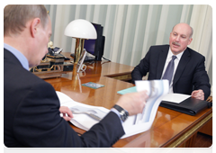 Irkutsk Region Governor Dmitry Mezentsev at a meeting with Prime Minister Vladimir Putin