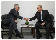 Prime Minister Vladimir Putin meeting with President and CEO of Siemens AG Peter Löscher