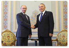 Председатель Правительства Российской Федерации В.В.Путин встретился в Стамбуле с Президентом Республики Казахстан Н.А.Назарбаевым