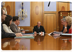 Prime Minister Vladimir Putin at a meeting on federal budget expenditures on healthcare, social and demographic policy for the period 2011-2013