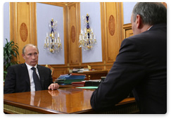 Председатель Правительства Российской Федерации В.В.Путин провел рабочую встречу с президентом Республики Дагестан М.М.Магомедовым
