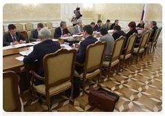 Председатель Правительства Российской Федерации В.В.Путин провел совещание по вопросу о расходах федерального бюджета на реализацию федеральных целевых программ