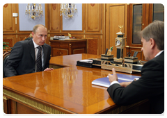 Председатель Правительства Российской Федерации В.В.Путин провел рабочую встречу с генеральным директором компании «Аэрофлот» В.Г.Савельевым