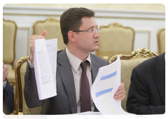 Deputy Minister of Finance Alexander Novak at the meeting to discuss fiscal policy for 2011 and the planned period of 2012 and 2013