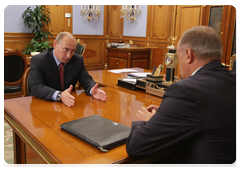Prime Minister Vladimir Putin meeting with Head of the Federal Service for Supervision of Natural Resources Vladimir Kirillov