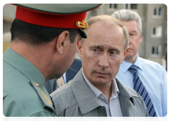 Председатель Правительства России В.В.Путин осмотрел в Волгограде строительную площадку жилого комплекса для военнослужащих