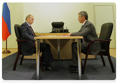 Prime Minister Vladimir Putin meeting with Volgograd Region Governor Anatoly Brovko