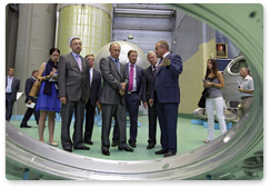 Председатель Правительства Российской Федерации В.В.Путин посетил ракетно-космическую корпорацию «Энергия», где осмотрел экспонаты музея космонавтики
