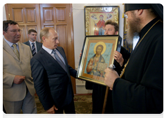 Председатель Правительства Российской Федерации В.В.Путин посетил храм в селе Тулиновка