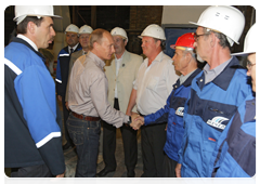 Председатель Правительства Российской Федерации В.В.Путин посетил Челябинский металлургический комбинат, где принял участие в запуске машины непрерывного литья