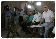 Председатель Правительства Российской Федерации В.В.Путин побеседовал в режиме видеоконференции с руководителями археологических экспедиций в регионах Российской Федерации