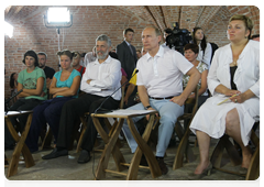 Prime Minister Vladimir Putin at a video conference with the heads of archaeological expeditions during his trip to the Novgorod Region