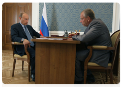 Председатель Правительства Российской Федерации В.В.Путин провел рабочую встречу с губернатором Новгородской области С.Г.Митиным