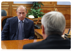 Prime Minister Vladimir Putin meeting with head of the Federal Service for Financial Monitoring Yury Chikhanchin