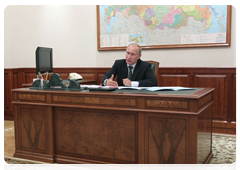 Председатель Правительства Российской Федерации В.В.Путин провел видеоконференцию с Новокузнецком, посвященную ликвидации последствий аварии на шахте «Распадская»