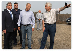 Председатель Правительства России В.В.Путин посетил места проведения работ по устранению очагов торфяных пожаров в подмосковной Коломне