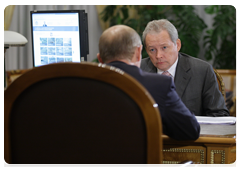 Minister of Regional Development Viktor Basargin at a meeting with Prime Minister Vladimir Putin