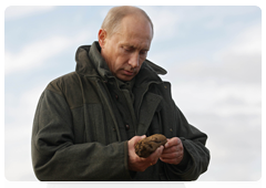 Председатель Правительства Российской Федерации В.В.Путин ознакомился с исследованиями российско-германской научной экспедиции «Лена-2010»