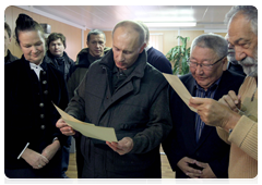 Prime Minister Vladimir Putin at the Tiksi weather observatory in Yakutia, which conducts comprehensive monitoring of climate changes