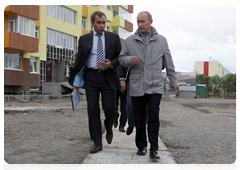 Prime Minister Vladimir Putin visiting the construction site in Petropavlovsk-Kamchatsky, where the new earthquake-proof district is being built