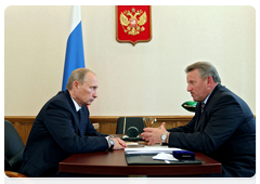 Prime Minister Vladimir Putin meeting with Khabarovsk Territory Governor Vyacheslav Shport