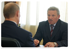 Khabarovsk Territory Governor Vyacheslav Shport at a meeting with Prime Minister Vladimir Putin
