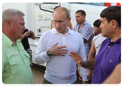 В ходе поездки по трассе «Амур» В.В.Путин на одной из остановок пообщался с водителями-дальнобойщиками