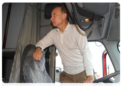 Дальнобойщики пригласили Владимира Путина осмотреть кабины их грузовиков