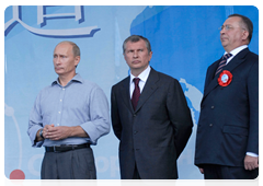 Prime Minister Vladimir Putin, Deputy Prime Minister Igor Sechin and Transneft President Nikolai Tokarev at the opening ceremony for the Russian section of the Russia-China pipeline