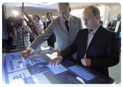 Председатель Правительства Российской Федерации В.В.Путин ознакомился с выставкой «Инновации в крупнейших госкомпаниях»