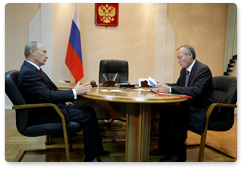 Председатель Правительства Российской Федерации В.В.Путин провел рабочую встречу с губернатором Забайкальского края Р.Ф.Гениатулиным