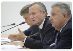 Governor of Trans-Baikal Territory Ravil Geniatulin at a meeting to discuss road construction