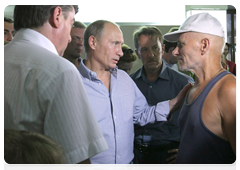 Prime Minister Vladimir Putin visiting temporary shelters for fire victims in the Voronezh Region