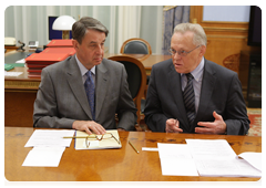 Minister of Culture Alexander Avdeyev and Dr Yuri Osipov, president of the Russian Academy of Science, at a meeting on measures to support national archaeology