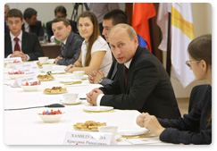 Председатель Правительства Российской Федерации В.В.Путин встретился со студентами и аспирантами Сибирского федерального университета