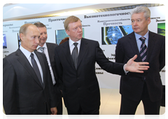 Председатель Правительства Российской Федерации В.В.Путин ознакомился с образцами продукции, выпускаемой проектными компаниями ГК «Роснанотехнологии»