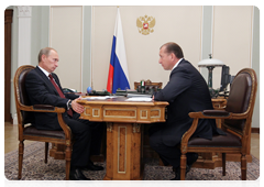 Prime Minister Vladimir Putin meeting with Samara Region Governor Vladimir Artyakov