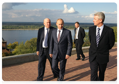 Prime Minister Vladimir Putin touring the Nizhny Novgorod Kremlin during a working visit to the Nizhny Novgorod Region