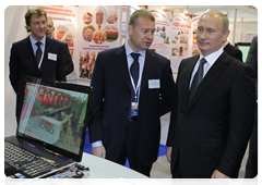 Prime Minister Vladimir Putin at an exhibition of priority projects for the Volga Federal District